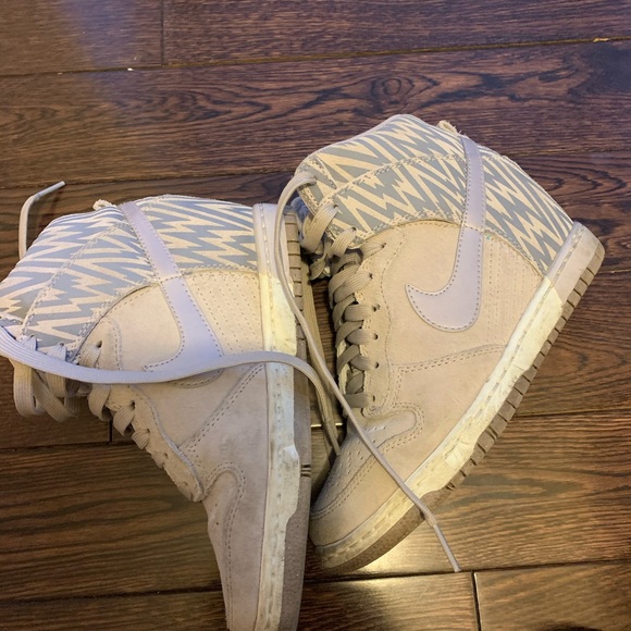 Nike inside heel!!! - Picture 2 of 3